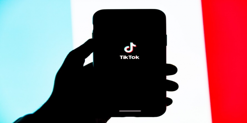 TikTok Adds “Green Screen Duet” and Other New Features Image